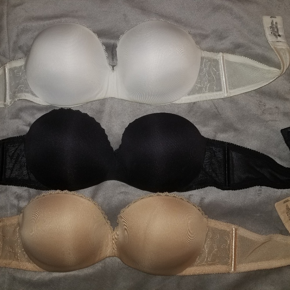 🚫⛔SOLD⛔🚫3 strapless bras